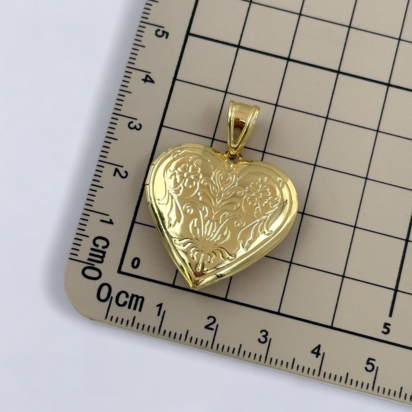 Cadena de eslabones cubanos Didiray bañada en oro de 14k con colgante de corazón para grabar texto o foto. Acabado premium. Brillo duradero. Joyería resistente.Gift for Family, pareja,amigos.