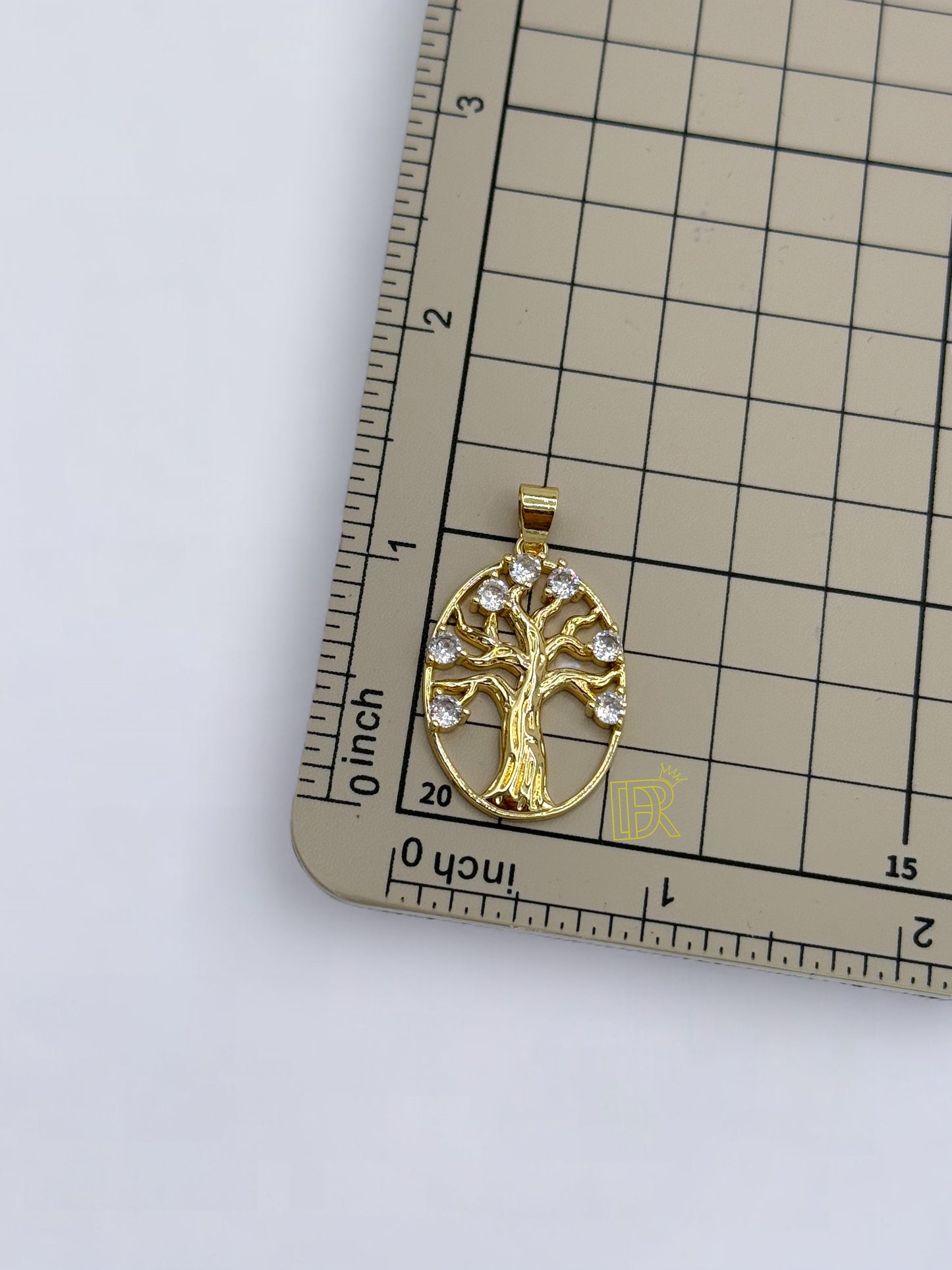 Cadena unisex  bañada en oro de 14k con colgante de árbol de la vida reforzado con un acabado premium y brillo duradero.