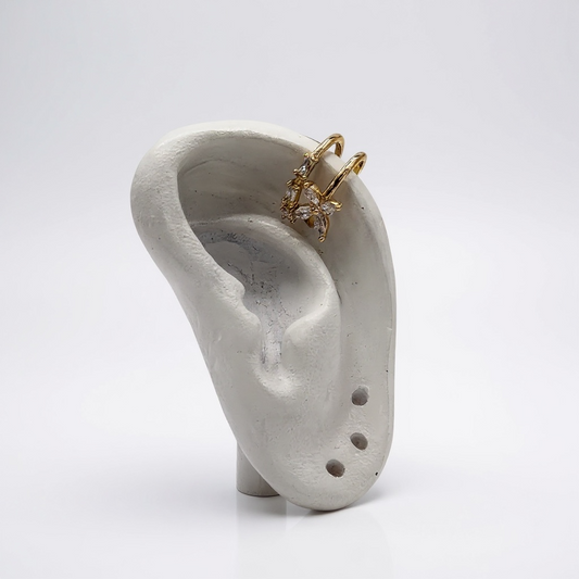 DIDIRAY - Pendientes de moda chapados en oro de 14 quilates para mujer, pendientes con clip para cartílago, sin perforaciones, joyería ligera con dije colgante, elegantes y con estilo.